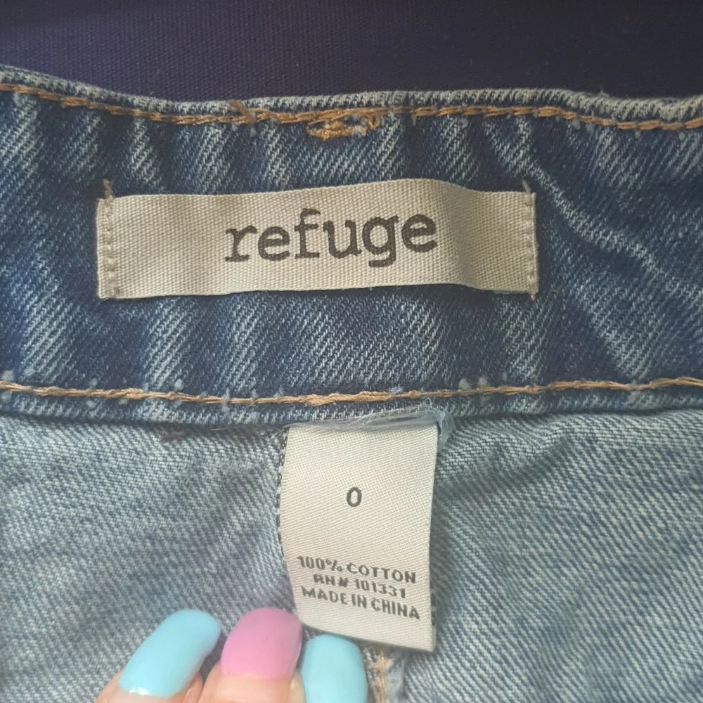 Refuge size 0 shorts - Picture 3 of 4